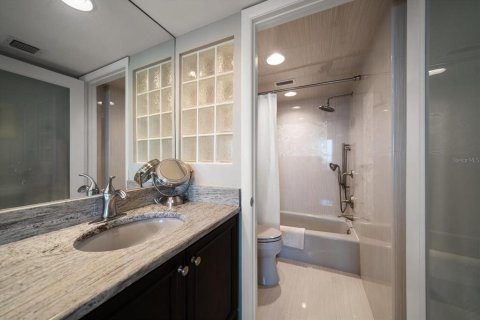 Copropriété à vendre à Treasure Island, Floride: 2 chambres, 111.48 m2 № 1542386 - photo 25