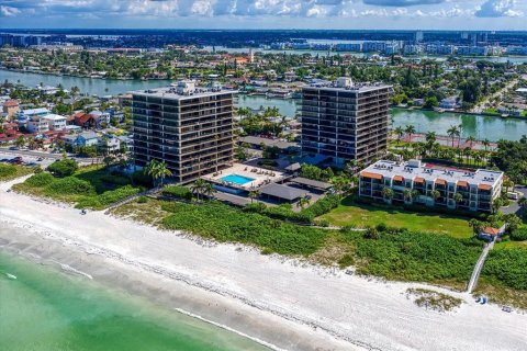 Copropriété à vendre à Treasure Island, Floride: 2 chambres, 111.48 m2 № 1542386 - photo 1