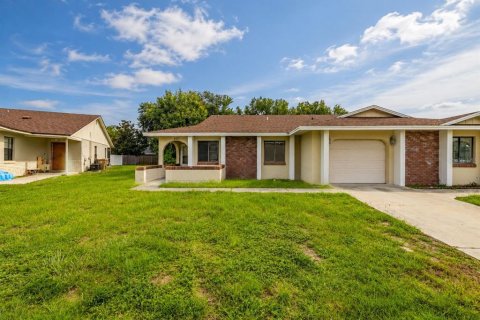 House in Kissimmee, Florida 3 bedrooms, 237.83 sq.m. № 2277186