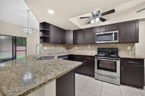House in Kissimmee, Florida 3 bedrooms, 237.83 sq.m. № 2277186 - photo 7