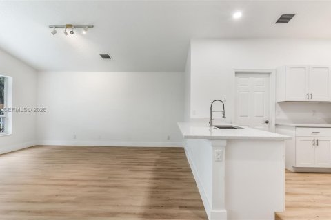 Casa en alquiler en Boca Raton, Florida, 4 dormitorios, 189.06 m2 № 2172247 - foto 9