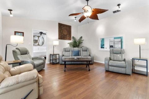 House in Crystal River, Florida 3 bedrooms, 152.27 sq.m. № 1741061 - photo 14