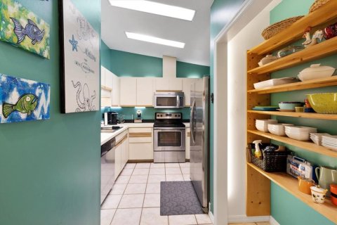 House in Crystal River, Florida 3 bedrooms, 152.27 sq.m. № 1741061 - photo 8