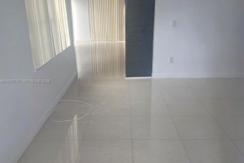 Купить виллу или дом в Майами, Флорида 3 спальни, 131.92м2, № 2153849 - фото 3