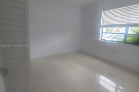 Купить виллу или дом в Майами, Флорида 3 спальни, 131.92м2, № 2153849 - фото 26