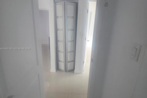 Купить виллу или дом в Майами, Флорида 3 спальни, 131.92м2, № 2153849 - фото 25