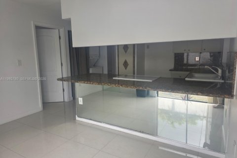 Купить виллу или дом в Майами, Флорида 3 спальни, 131.92м2, № 2153849 - фото 7
