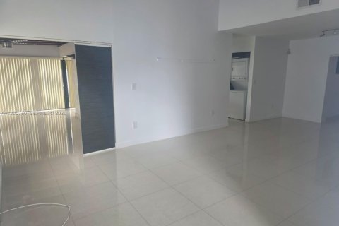 Купить виллу или дом в Майами, Флорида 3 спальни, 131.92м2, № 2153849 - фото 5
