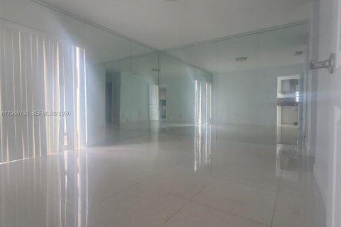 Купить виллу или дом в Майами, Флорида 3 спальни, 131.92м2, № 2153849 - фото 12