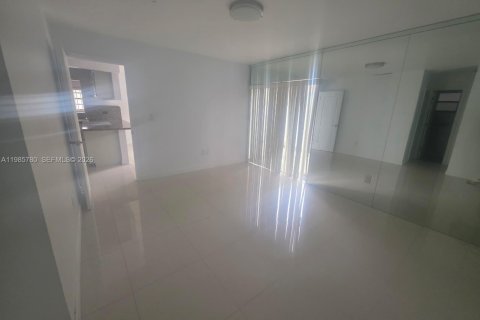 Купить виллу или дом в Майами, Флорида 3 спальни, 131.92м2, № 2153849 - фото 15
