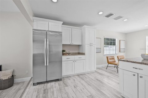 Casa en venta en Gulfport, Florida, 3 dormitorios, 147.34 m2 № 1755333 - foto 15