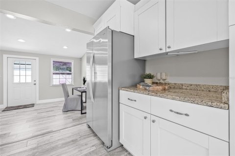 Casa en venta en Gulfport, Florida, 3 dormitorios, 147.34 m2 № 1755333 - foto 10