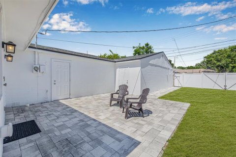 Casa en venta en Gulfport, Florida, 3 dormitorios, 147.34 m2 № 1755333 - foto 27