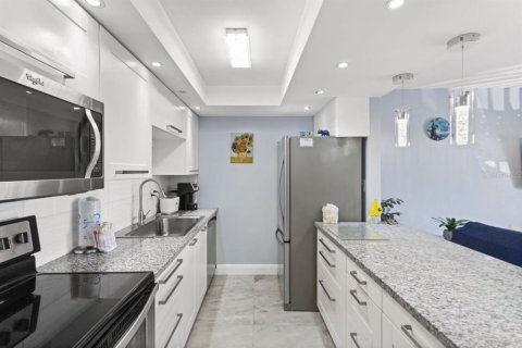 Condominio en venta en Indian Rocks Beach, Florida, 1 dormitorio, 66.33 m2 № 2108122 - foto 15