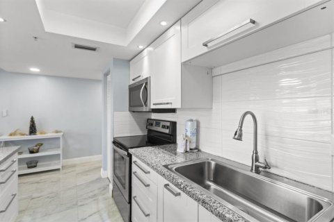 Condominio en venta en Indian Rocks Beach, Florida, 1 dormitorio, 66.33 m2 № 2108122 - foto 14