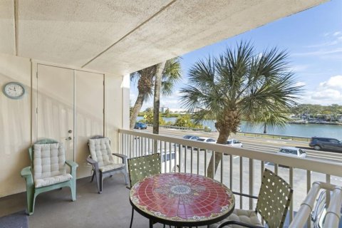 Condominio en venta en Indian Rocks Beach, Florida, 1 dormitorio, 66.33 m2 № 2108122 - foto 24
