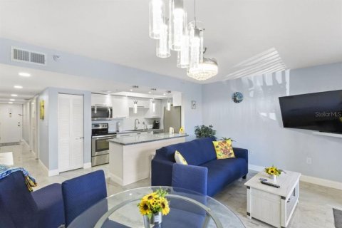 Condominio en venta en Indian Rocks Beach, Florida, 1 dormitorio, 66.33 m2 № 2108122 - foto 8