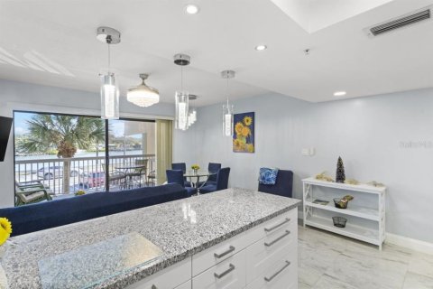 Condominio en venta en Indian Rocks Beach, Florida, 1 dormitorio, 66.33 m2 № 2108122 - foto 7