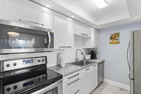 Condominio en venta en Indian Rocks Beach, Florida, 1 dormitorio, 66.33 m2 № 2108122 - foto 11