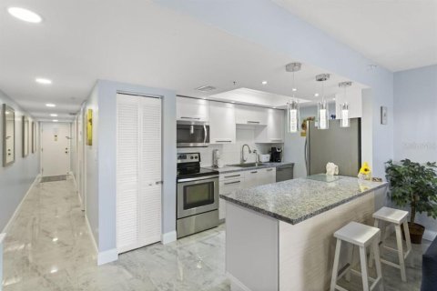Condominio en venta en Indian Rocks Beach, Florida, 1 dormitorio, 66.33 m2 № 2108122 - foto 16