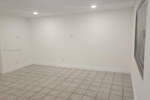 Таунхаус в Корал-Спрингс, Флорида 2 спальни, 92.9м2 № 2029064