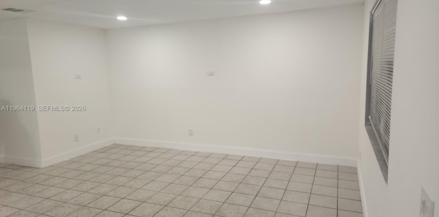 Таунхаус в Корал-Спрингс, Флорида 2 спальни, 92.9м2 № 2029064