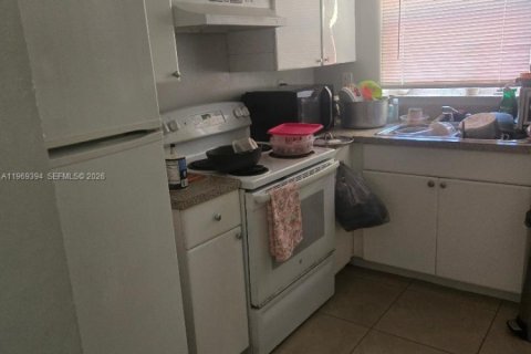 Immobilier commercial à vendre à Pompano Beach, Floride: 200.76 m2 № 2289466 - photo 7
