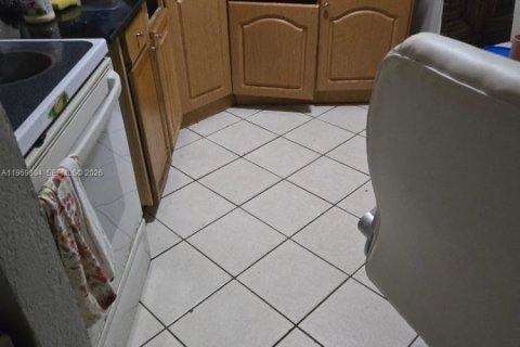 Immobilier commercial à vendre à Pompano Beach, Floride: 200.76 m2 № 2289466 - photo 13