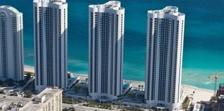 Condo in Sunny Isles Beach, Florida, 3 bedrooms  № 1075999