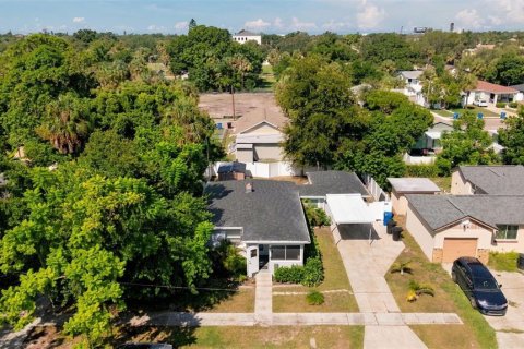 House in Saint Petersburg, Florida 3 bedrooms, 102.66 sq.m. № 2360837