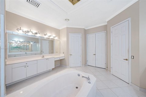 Villa ou maison à vendre à Pembroke Pines, Floride: 4 chambres, 266.07 m2 № 2020366 - photo 23
