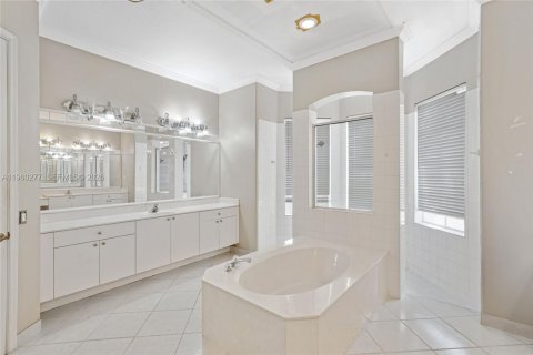 Villa ou maison à vendre à Pembroke Pines, Floride: 4 chambres, 266.07 m2 № 2020366 - photo 24
