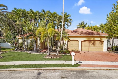 Villa ou maison à Pembroke Pines, Floride 4 chambres, 266.07 m2 № 2020366