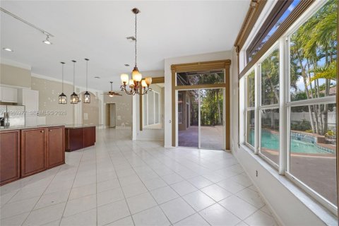 Villa ou maison à vendre à Pembroke Pines, Floride: 4 chambres, 266.07 m2 № 2020366 - photo 13