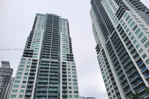 Condo in Miami, Florida, 1 bedroom  № 2026734 - photo 15