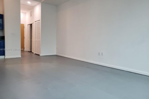 Condo in Miami, Florida, 1 bedroom  № 2026734 - photo 7