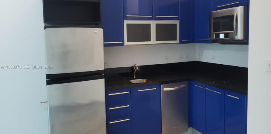 Condo in Miami, Florida, 1 bedroom  № 2026734