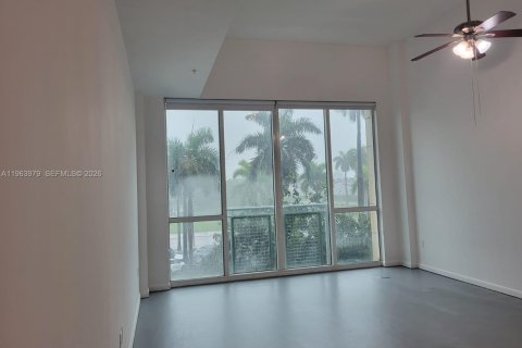 Condo in Miami, Florida, 1 bedroom  № 2026734 - photo 6