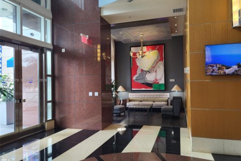 Condo in Miami, Florida, 1 bedroom  № 2026734 - photo 11