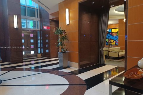 Condo in Miami, Florida, 1 bedroom  № 2026734 - photo 10