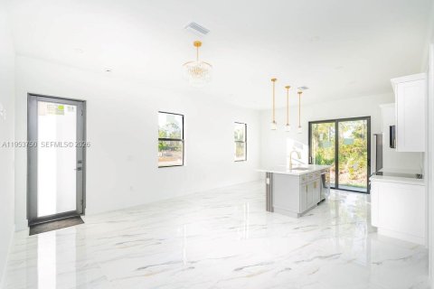 Villa ou maison à vendre à Lehigh Acres, Floride: 3 chambres № 2008180 - photo 2