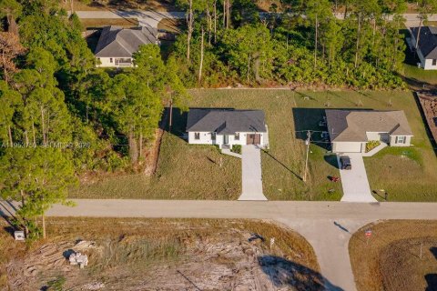 Villa ou maison à vendre à Lehigh Acres, Floride: 3 chambres № 2008180 - photo 20