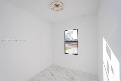 Villa ou maison à vendre à Lehigh Acres, Floride: 3 chambres № 2008180 - photo 12