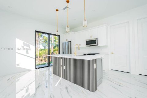 Villa ou maison à vendre à Lehigh Acres, Floride: 3 chambres № 2008180 - photo 7