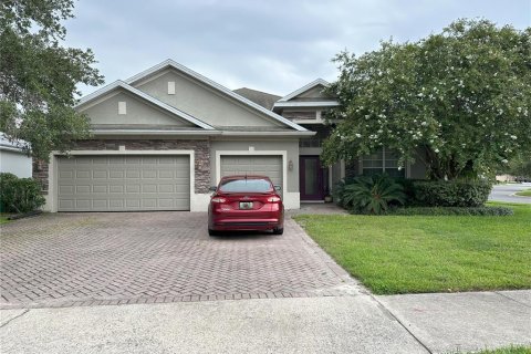 House in Winter Garden, Florida 4 bedrooms, 245.26 sq.m. № 1825351 - photo 1