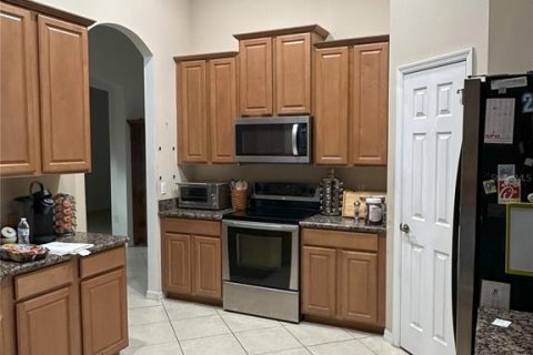 House in Winter Garden, Florida 4 bedrooms, 245.26 sq.m. № 1825351 - photo 2