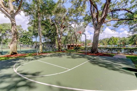 Condo in Palm Harbor, Florida, 1 bedroom  № 2096310 - photo 18