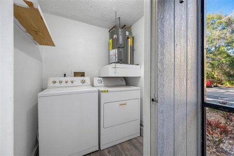 Condo in Palm Harbor, Florida, 1 bedroom  № 2096310 - photo 11