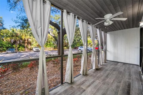 Condo in Palm Harbor, Florida, 1 bedroom  № 2096310 - photo 9