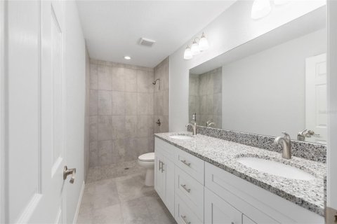 Купить виллу или дом в Оклаваха, Флорида 5 комнат, 128.21м2, № 1735127 - фото 24